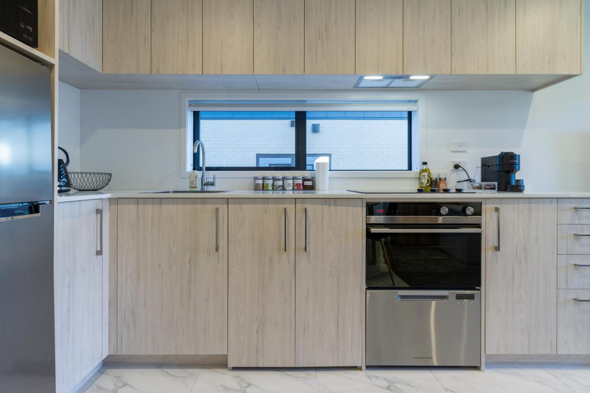 Single Level Studio Escape On Wilmer St - Central Christchurch Eksteriør bilde
